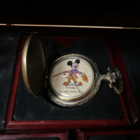 RARE Vintage Mickey Watches set of 5 Weekdays - Picture 4 of 9